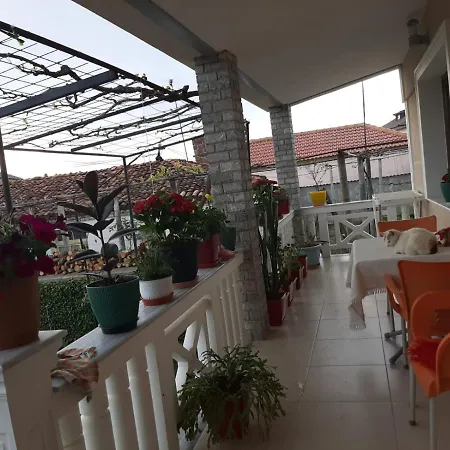 Hotel Arbi’s *
